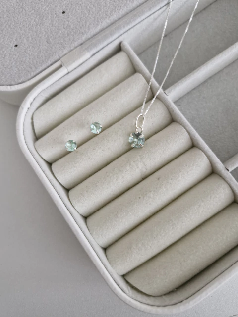 CONJUNTO REDONDO VERDE CLARO