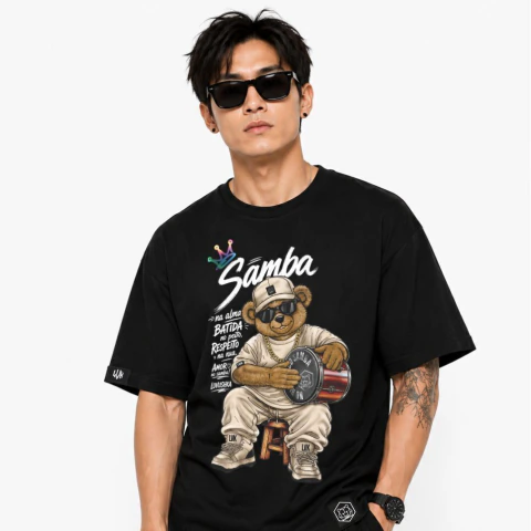 Camiseta Oversized Lovushka Urso Tocando Repique
