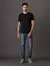 CAMISETA CALVIN KLEIN JEANS MALHAO COM PUNHOS PRETO - comprar online