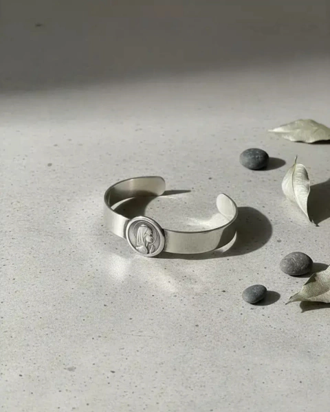 ESCLAVA VIRGEN NIÑA - comprar online