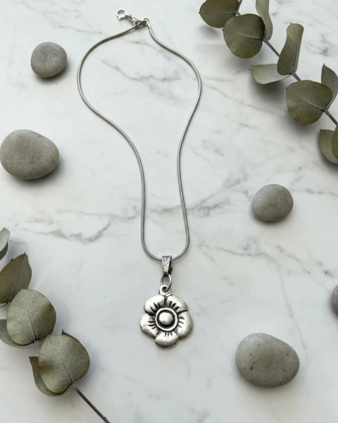 DIJE FLOR PENSAMIENTO (chico) - comprar online