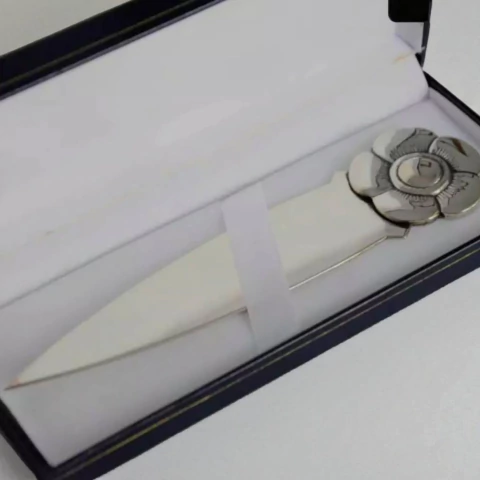 CORTA PAPEL FLOR DE PENSAMIENTO - comprar online