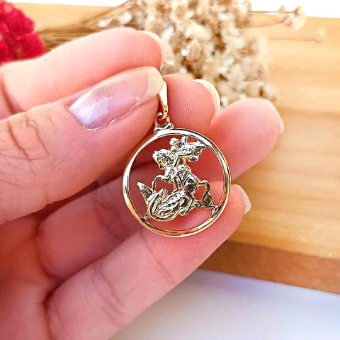 Pingente Religioso Medalha de São Jorge e Dragão Folheado em Ouro 18K - comprar online