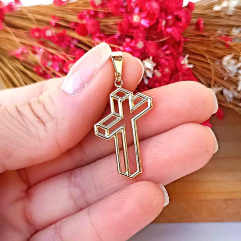 Pingente Religioso de Cruz Vazada 3D Folheado em Ouro 18K - comprar online