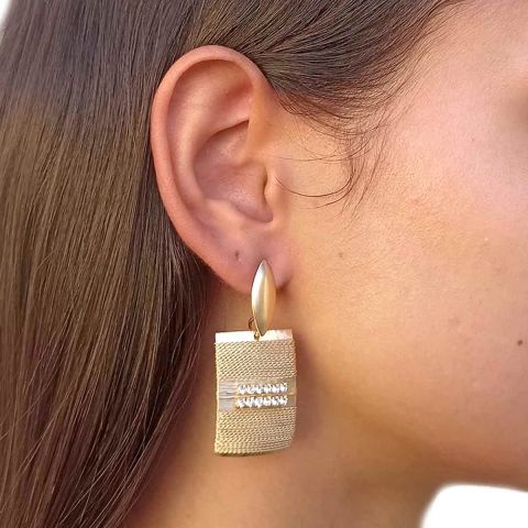 Brinco Retângulo Alinhavado com Zircônias Folheado em Ouro 18K - comprar online