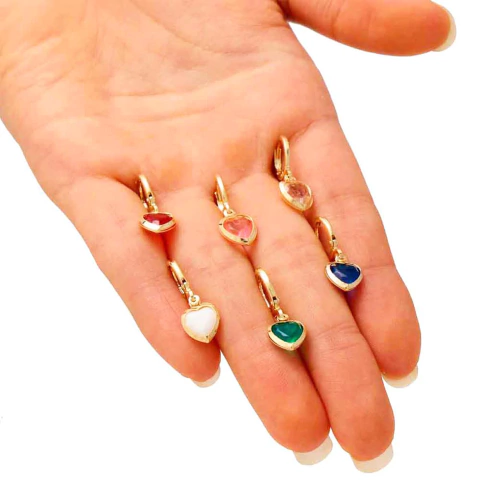 Brinco Argola Fechada com Cristais de Coração Coloridos Folheado em Ouro 18K - comprar online