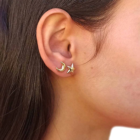 Kit com Dois Pares de Brincos Lua e Estrela Folheado em Ouro 18K - comprar online