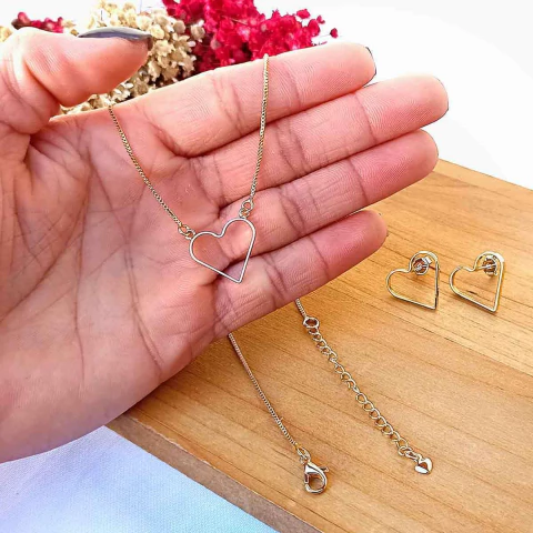 Conjunto de Colar e Brincos De Coração Fino Vazado Folheado em Ouro 18K - comprar online