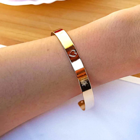 Bracelete Regulável Grosso Coração e Estrela Folheado em Ouro 18K - comprar online