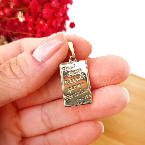 Pingente Religioso Quadrado Tudo Posso Naquele Que Me Fortalece Filipenses 4:13 Folheado em Ouro 18K - comprar online