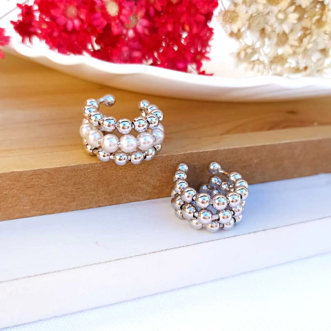 Piercing de Pressão Aro Triplo de Bolinhas e Pérolas Folheado em Ródio Branco - comprar online