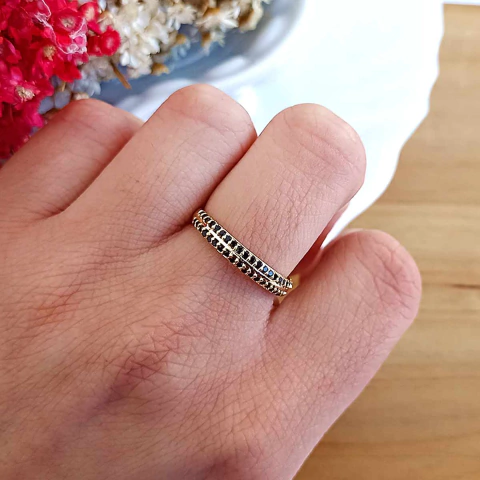 Anel Aparador de Aliança Cravejado com Zircônias Pretas Folheado em Ouro 18K - comprar online