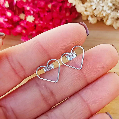 Brinco Coração Vazado 1,2cm Prata 925 - comprar online