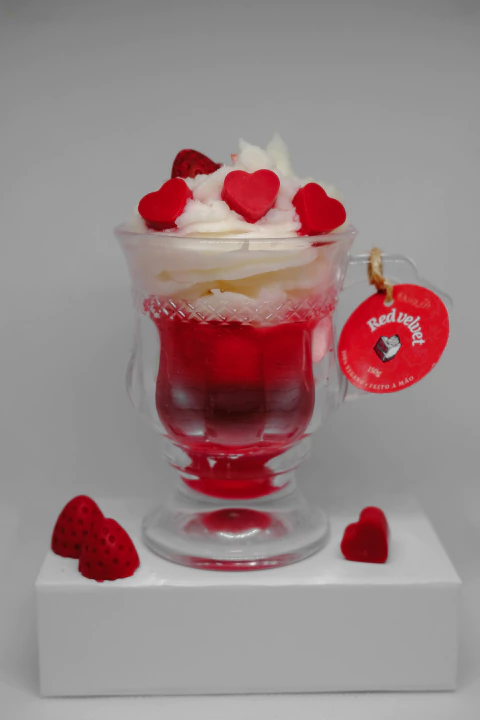 vela aromática gourmet de red velvet com chantilly - comprar online