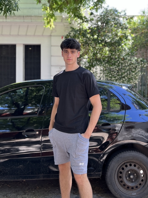 Remera Damián Negro - comprar online