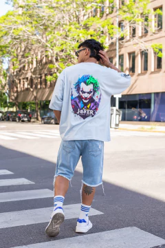 R83 - REMERA OVERSIZE ESTAMPADA JOCKER