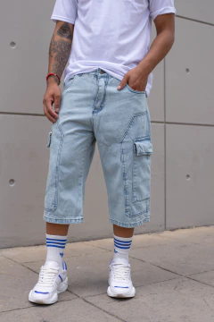 Imagen de CHACO - BERMUDA BAGGY CARGO CON RECORTE