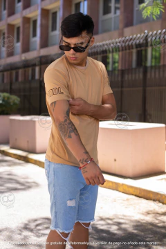 R51 - REMERA ESTAMPA LETRAS