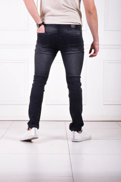 BRASILIA - JEAN ELASTIZADA NEGRO - tienda online