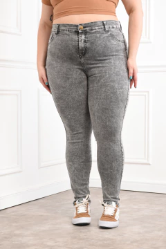 Jeans elastizado gris curvi en internet