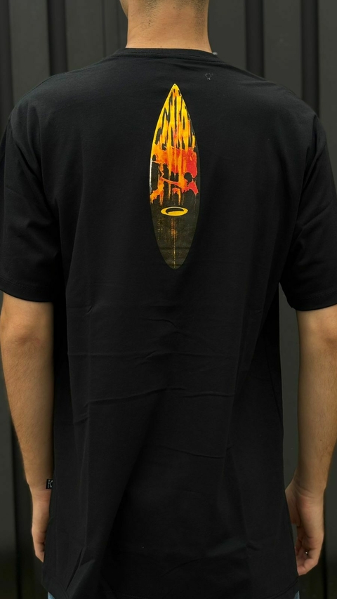 Camiseta Oakley Custom Prancha Skul Fire - comprar online