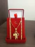 Kit de cordão masculino Piastrini dourado com pingente de cruz e caixa vermelha