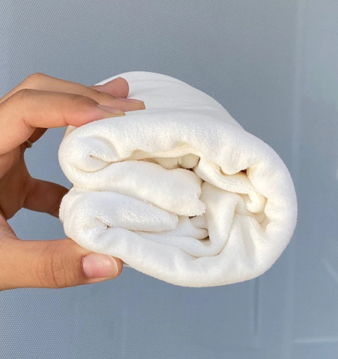 PLUSH LISO CRU TAMANHO:30 CM