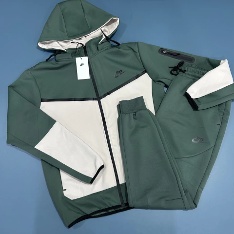 Conjunto Tech Fleech - Nike - Verde