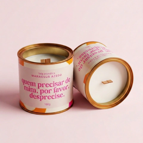 Vela aromática: "Quem Precisar de Mim, Por Favor, Desprecise" (maracujá azedo) | 180g