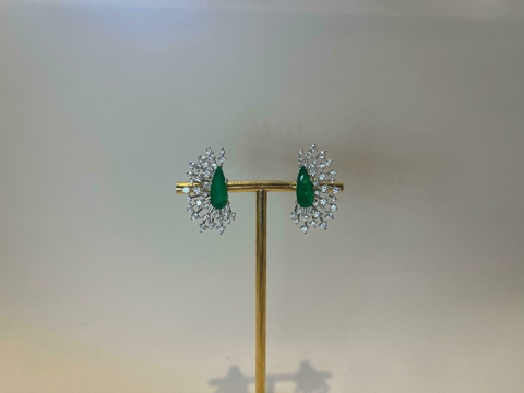 BRINCO ESMERALDAS COM GARRAS ZIRCONIA