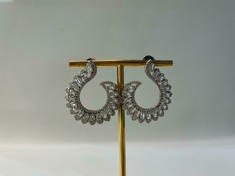 BRINCO ESPIRAL CRAVEJADO NAVETE