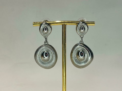 BRINCO OVAL EM RÓDIO