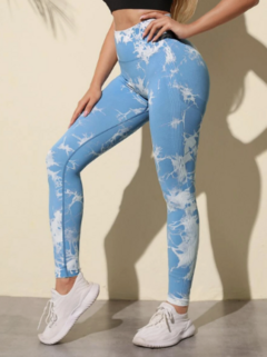 CALZA LARGA BATIK CELESTE en internet