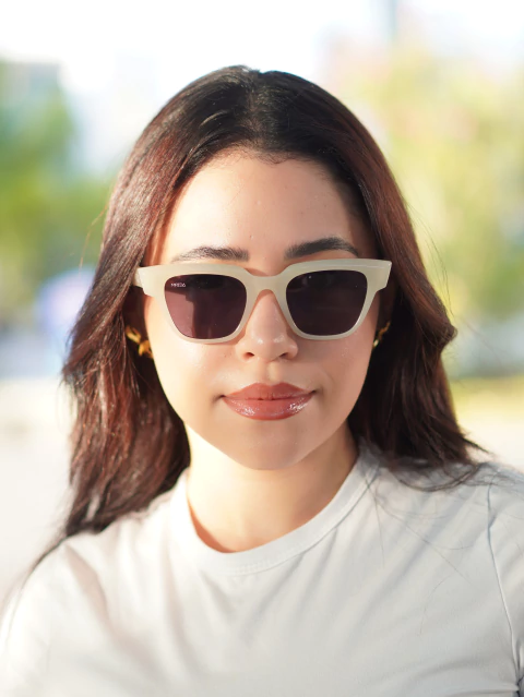 Óculos Quadrado Gatinho Off White/Acetato - Alencar - comprar online