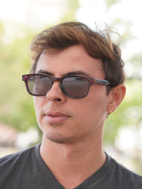 Óculos de Sol Quadrado Bianca | Sousa - Bordô - comprar online