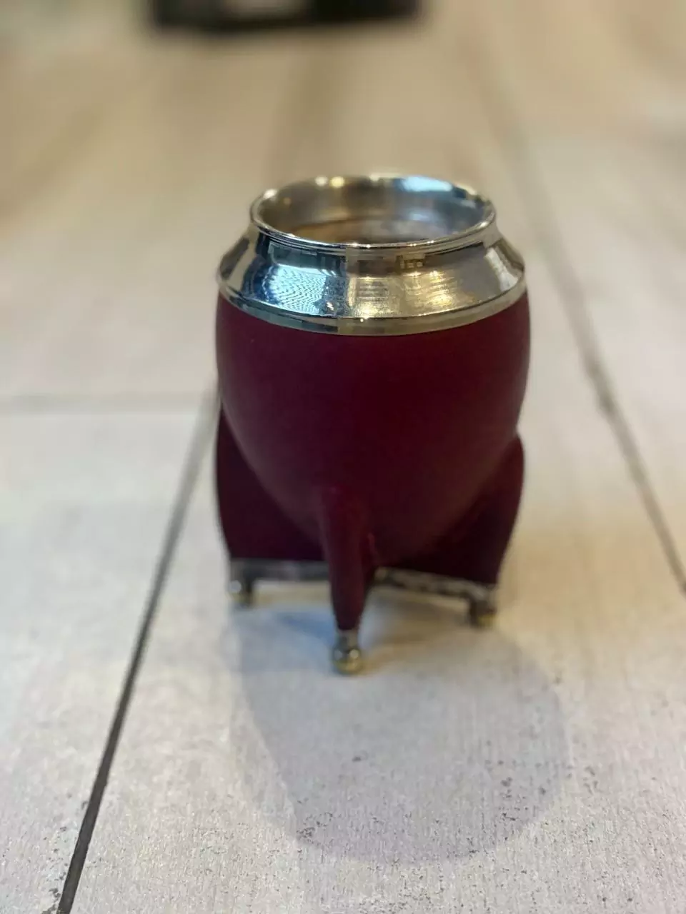 MATE TORPEDO BASE ALPACA Y PATITAS BRONCE BORDO