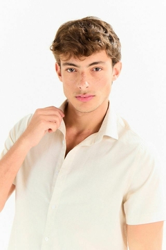 CAMISA DE LINHO MISTO AREIA - comprar online