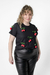 Remera con aplique de cereza - negra - comprar online