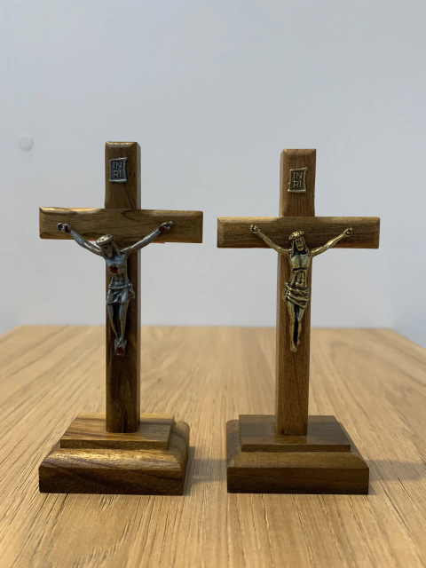 Crucifixo de Mesa ou Parede 9cm - Madeira