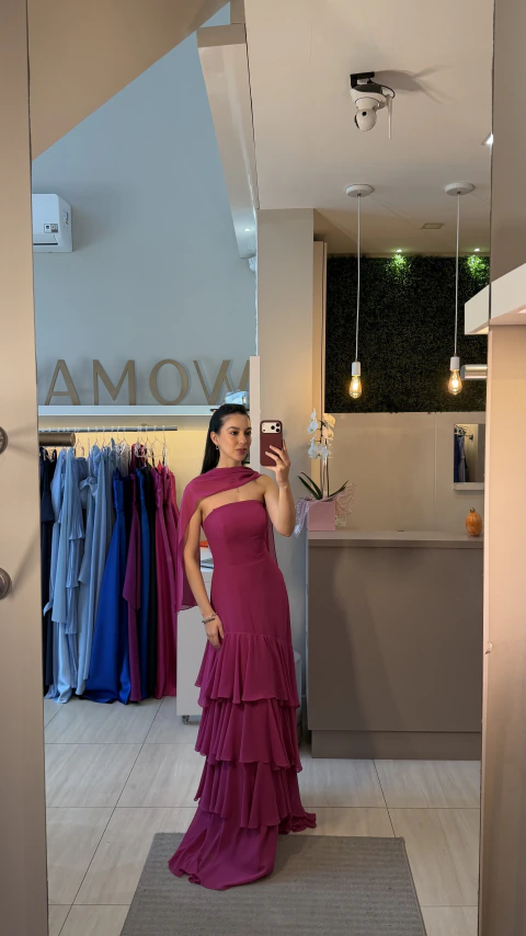 Vestido com camadas na saia - Fúcsia