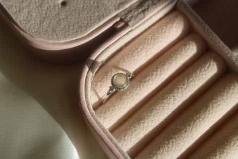 Anillo prenitha