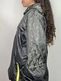 Corta Vento Camuflado - RECRIART BRECHO