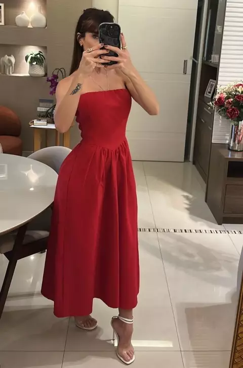 Vestido Midi Tomara Que Caia Vermelho na internet