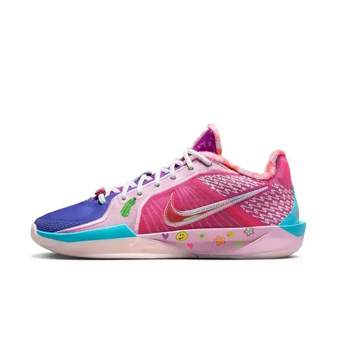 TÊNIS NIKE SABRINA 2 "DOEMBECHER FREESTYLE" (PRAZO DE ATÉ 20 DIAS PARA ENTREGA) - FRETE GRÁTIS BR - comprar online
