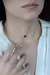 Choker Um Trevo Vermelho - Banhado a Prata - comprar online