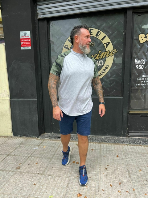 Remera Algodon Cuello Redondo Manga Ranglán Gris Camuflado - comprar online