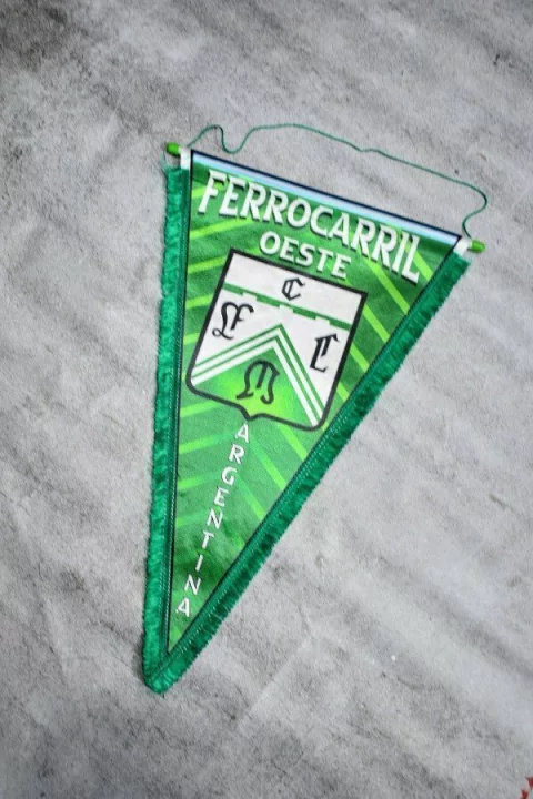 Banderín Ferro