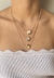Colar dourado triplo com pedras