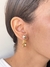 Brinco argola martelado com pedra prata