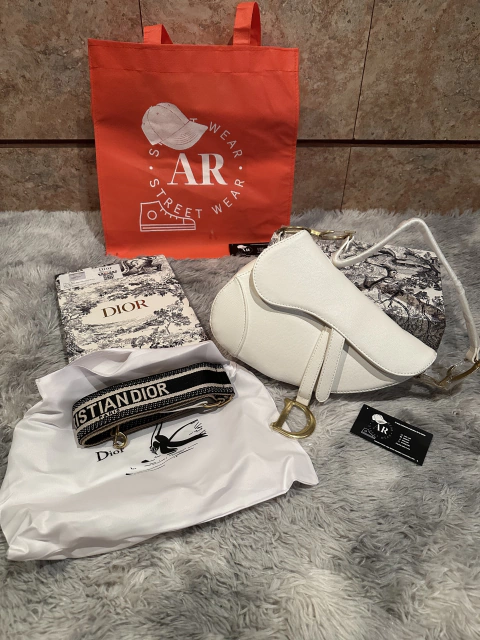 Bolso Dior saddle blanco - comprar en línea